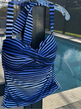 TOMMY BAHAMA Ombre Blue Striped Twist Front Halter Tankini Top, Sz. L